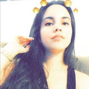 Meet your Posher, Sheyla